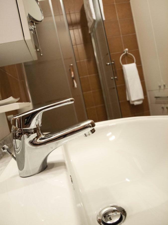 Casa Marina - Appartamento Nel Residence Di Nesso Ngoại thất bức ảnh